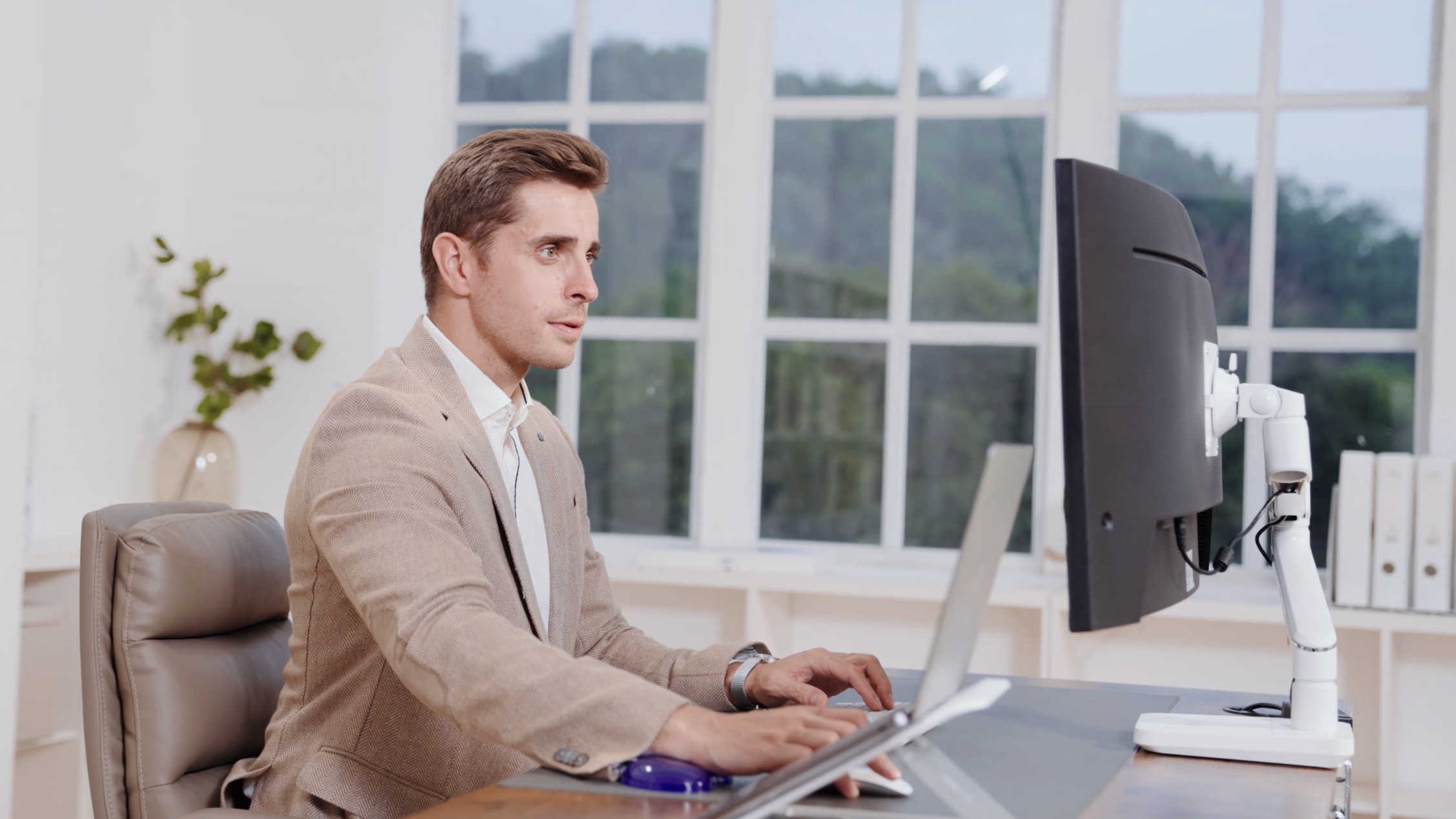 范羅士Tallo顯示器支架 雙臂|TVC